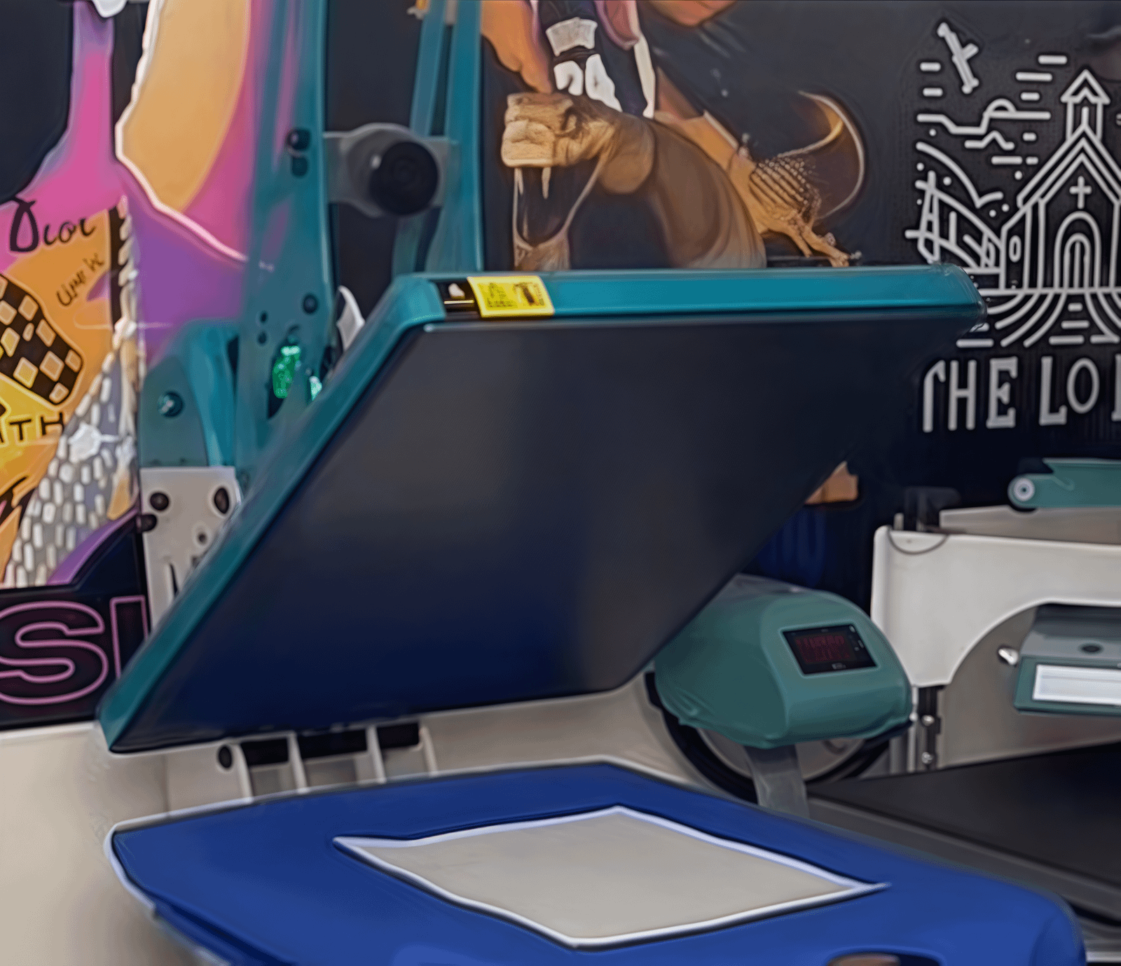 This is a detailed diagram of the operation of Heat Transfer Printing, a common garment printing technique.